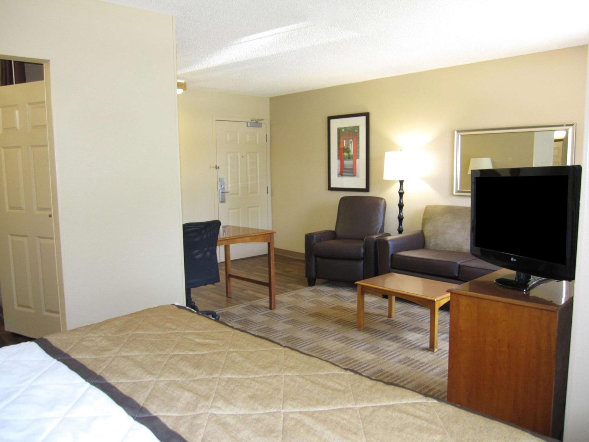 Extended Stay America Suites - Greensboro - Airport Εξωτερικό φωτογραφία