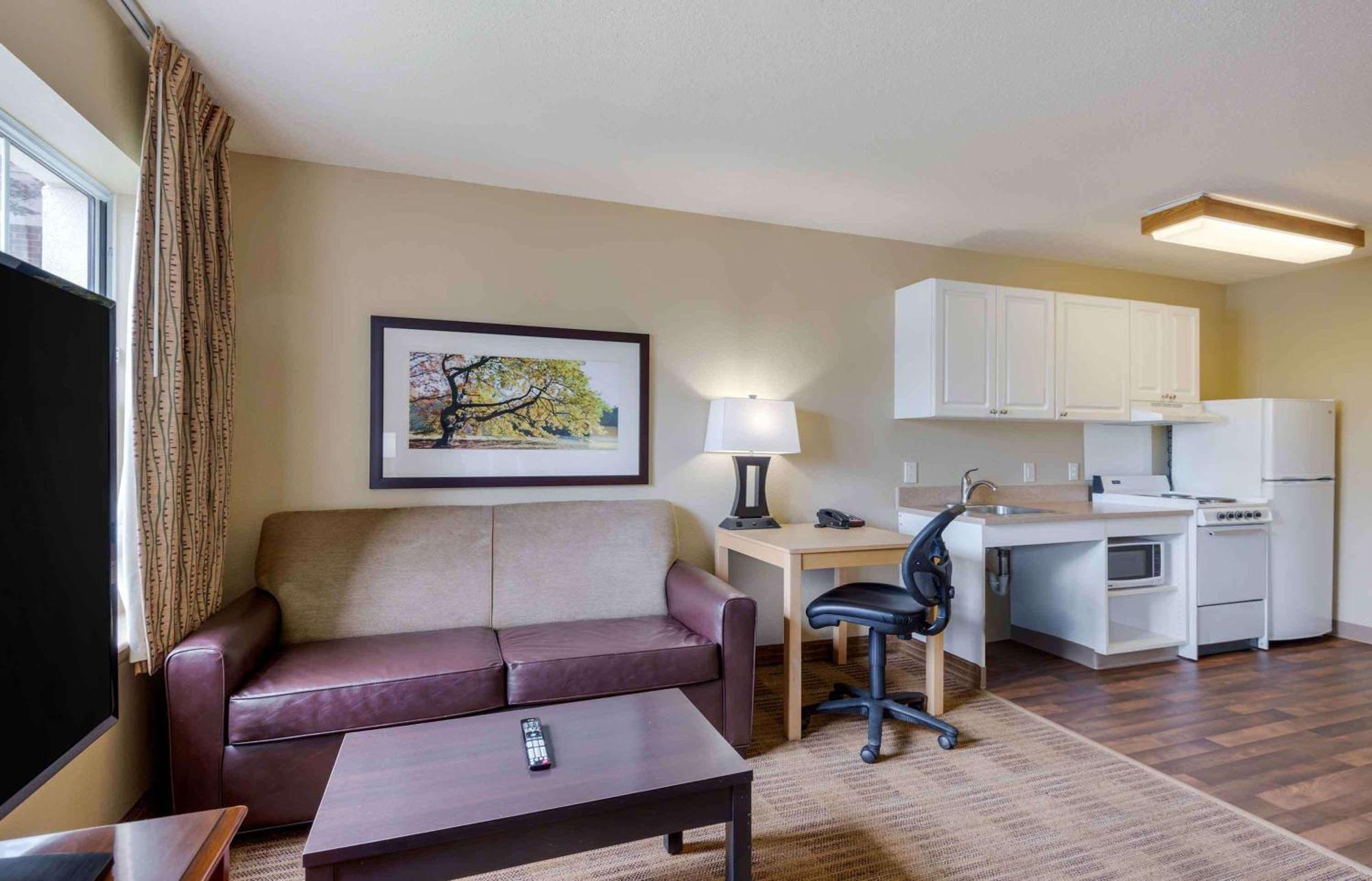 Extended Stay America Suites - Greensboro - Airport Εξωτερικό φωτογραφία